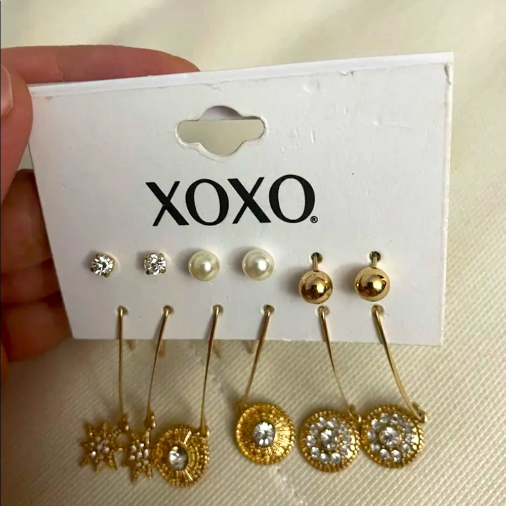 Unique and beautiful earrings set